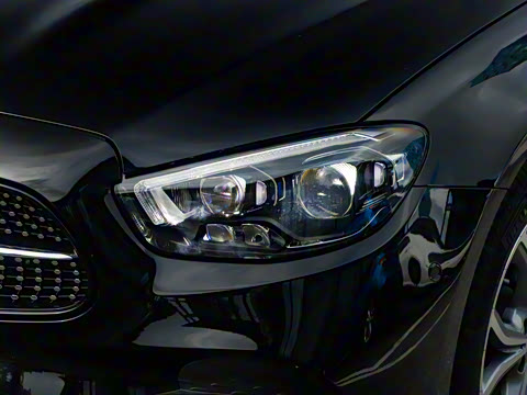 2023�� �Ŀ� E 300 L �˶������