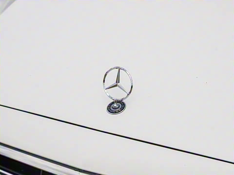 2022�� �Ŀ��� E 350 e L ���ʽ��϶����γ�