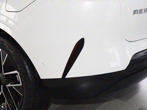 2025�� �Ŀ� Max ���̰�