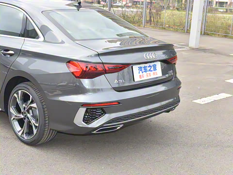 2022�� A3L Limousine 35 TFSI �����˶���