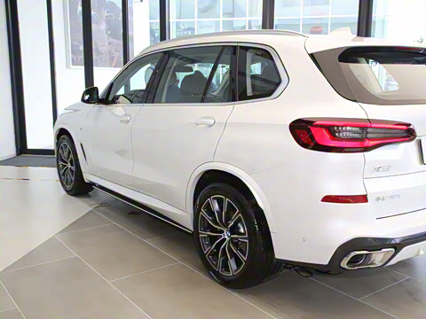 2022�� �Ŀ� xDrive 30Li M�˶���װ