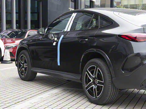 2025�� �Ŀ� GLC 260 4MATIC ����SUV