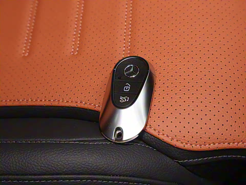 2025�� �Ŀ� GLC 260 4MATIC ����SUV