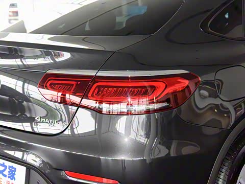 2020�� GLC 260 4MATIC ����SUV