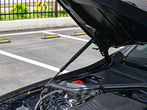 2025�� �Ŀ� E 300 L ʱ����