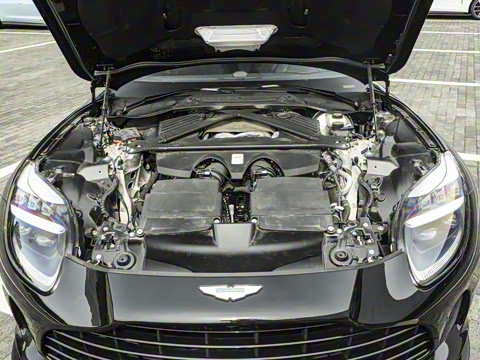 2025�� 4.0T V8 Coupe