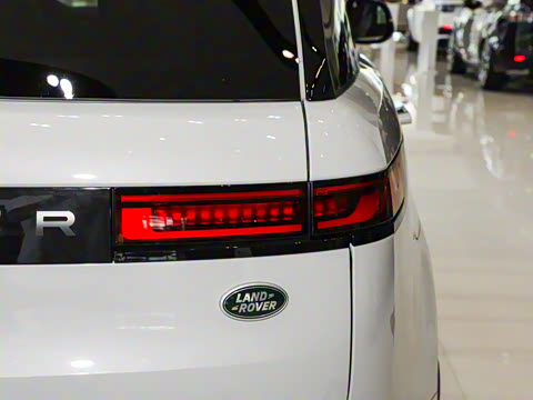 2025�� 400PS Dynamic SE