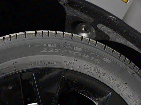 2020�� sDrive20i MԽҰ��װ