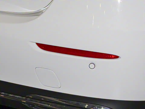 2025�� �Ŀ� E 300 L ������