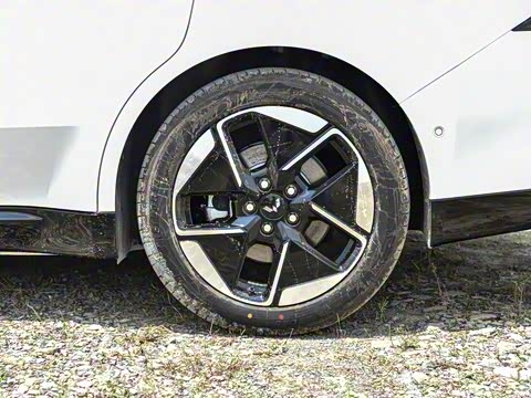 2025�� 610km �����콢��