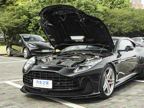 2025�� 4.0T V8 Coupe