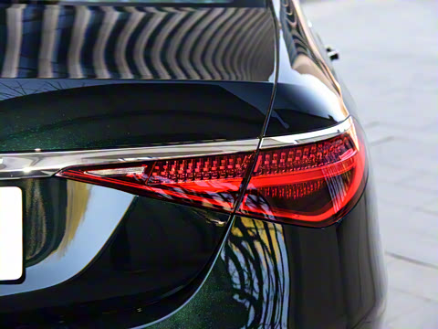 2022�� �Ŀ� S 400 L ������