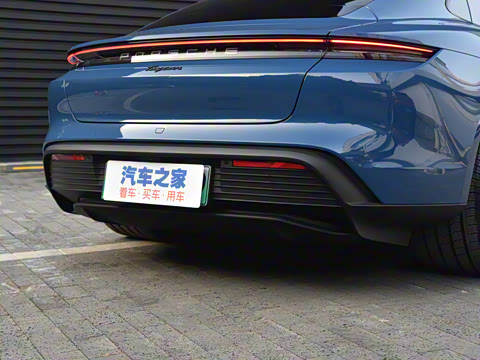 2022�� �Ŀ� Taycan