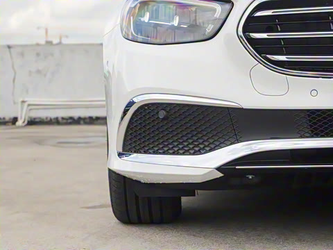 2022�� �Ŀ��� E 350 e L ���ʽ��϶����γ�