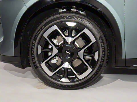 2025�� 702 �������� Ultra