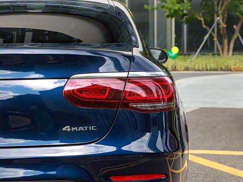 2023�� GLC 260 4MATIC ����SUV