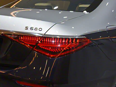 2023�� S 680 4MATIC ���ĸ߶��׷���˫ɫ