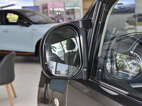 2024�� M5 1.6L ������7��CNG