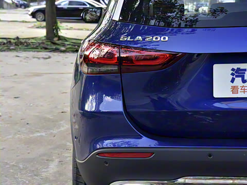 2020�� GLA 200