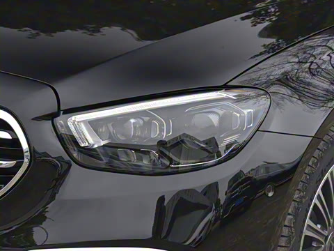 2023�� �Ŀ� E 300 L �����