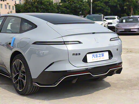 2025�� �Ŀ� Max�����