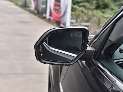 2021�� ;��X 530 V6 ������������