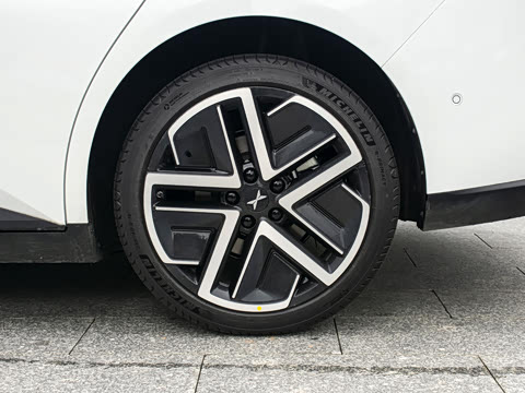 2025�� 600 �������� Max