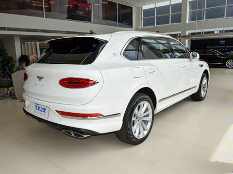 2026�� 4.0T V8 ������