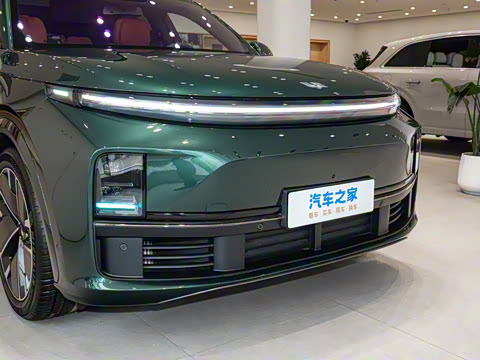 2025�� Ultra ���ܻ��°�