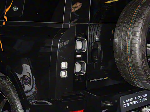 2022�� 110 V8 007��ذ�