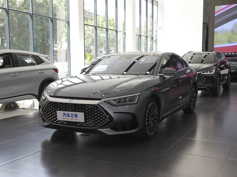 【真男人就选这台2920mm轴距的中大型车_比亚迪王朝呼市迪达店优惠