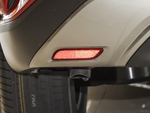 2025�� 300 ����������