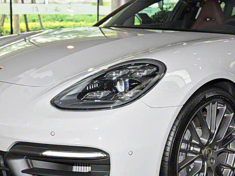 2023�� �Ŀ� Panamera 4 E-Hybrid ����� 2.9T