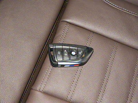 2021�� �Ŀ� xDrive 25i M�˶���ҹ��װ