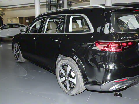 2025�� GLS 450 4MATIC ������