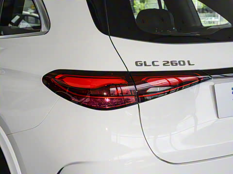 2025�� �Ŀ� GLC 260 L 4MATIC ������