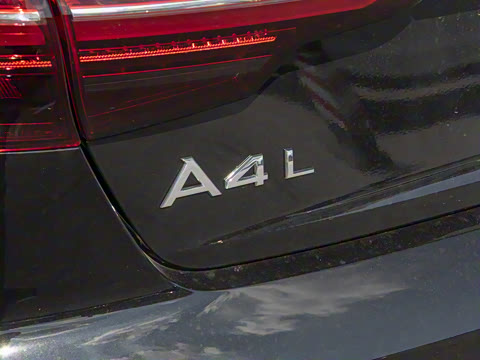 2025�� 200���������� 40 TFSI ����������