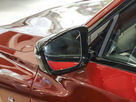 2025�� M240i xDrive