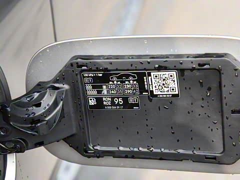 2019�� GLC 260 L 4MATIC ������