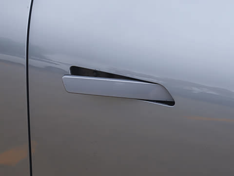 2025�� 210Ultra���Ȱ� 6��