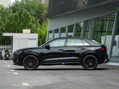 2025�� RS Q8 4.0T performance