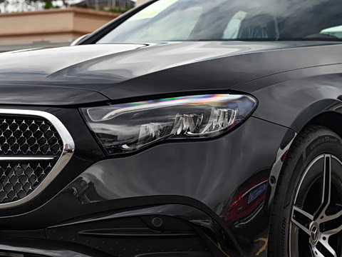 2025�� �Ŀ� E 260 �˶���