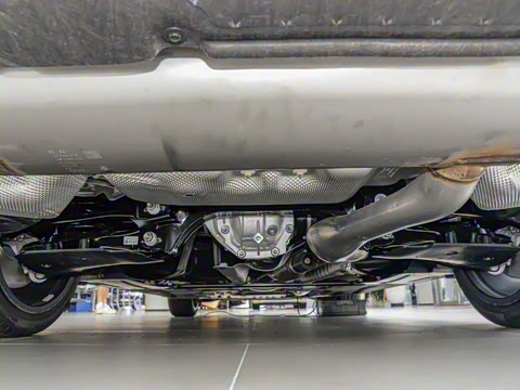 2025�� 330Li 50����������