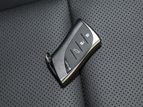 2025�� 300 ����������