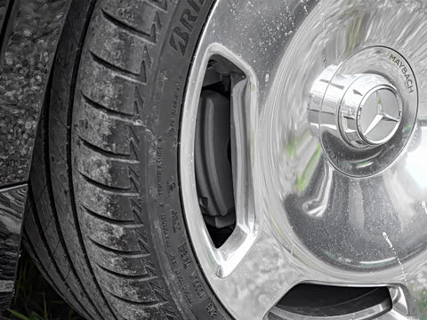 2025�� �Ŀ� S 680 4MATIC