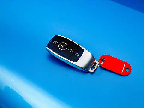 2023�� �Ŀ� E 300 L �˶������