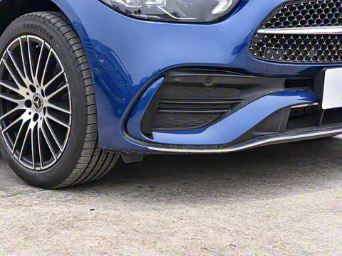 2025�� �Ŀ� C 260 L �˶���