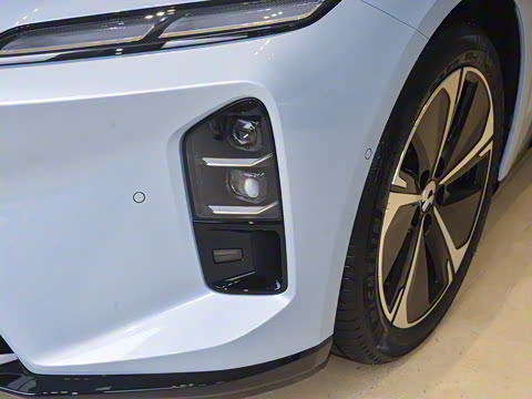 2025�� 75kWh Touring