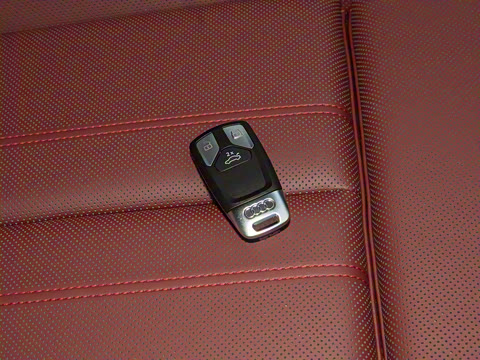 2025�� 200���������� 40 TFSI ����������