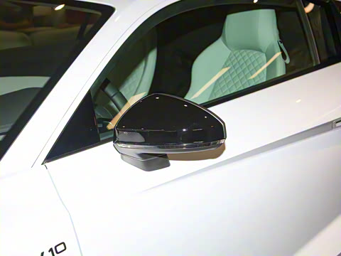 2022�� V10 Coupe performance